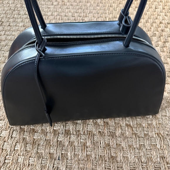 FREJA Alma Bag Tall Black Gloss - Picture 4 of 9